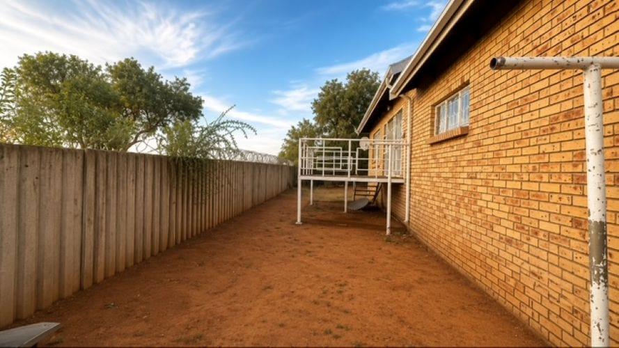 3 Bedroom Property for Sale in Universitas Ridge Free State